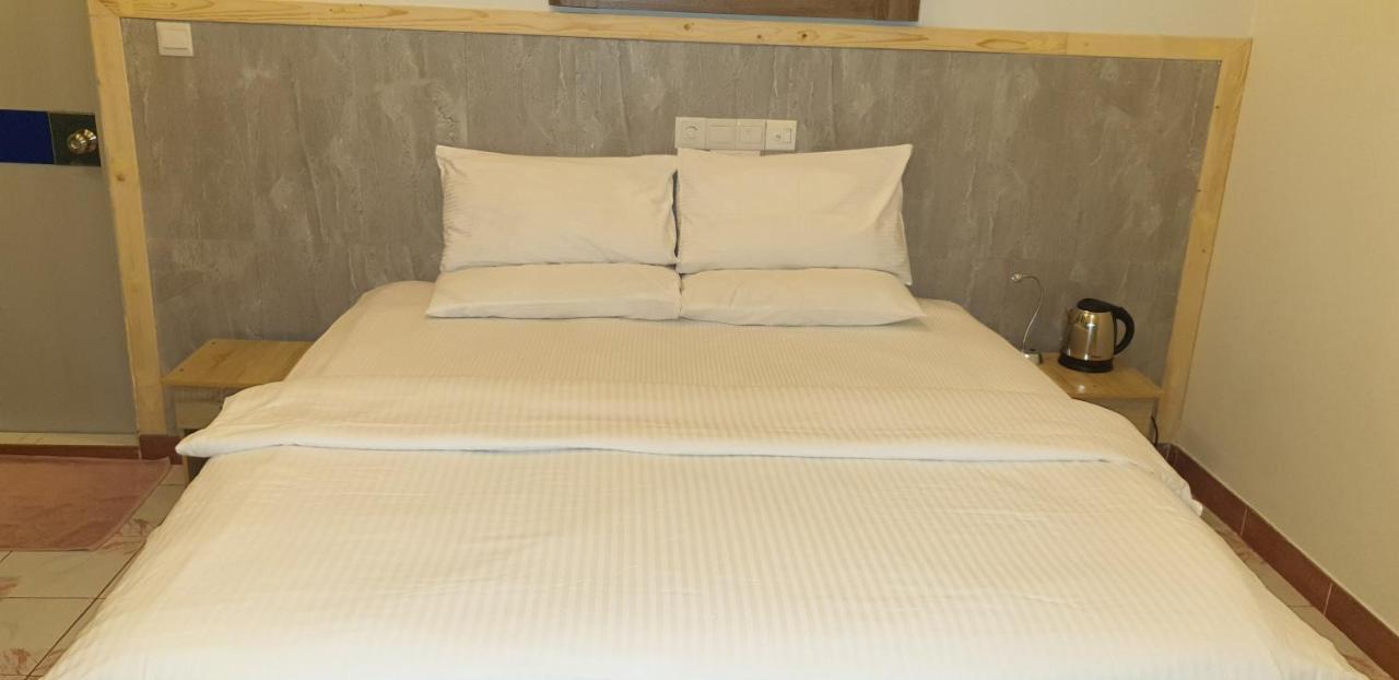 Gurus Maldives At Gulhi Island Hotel Екстериор снимка