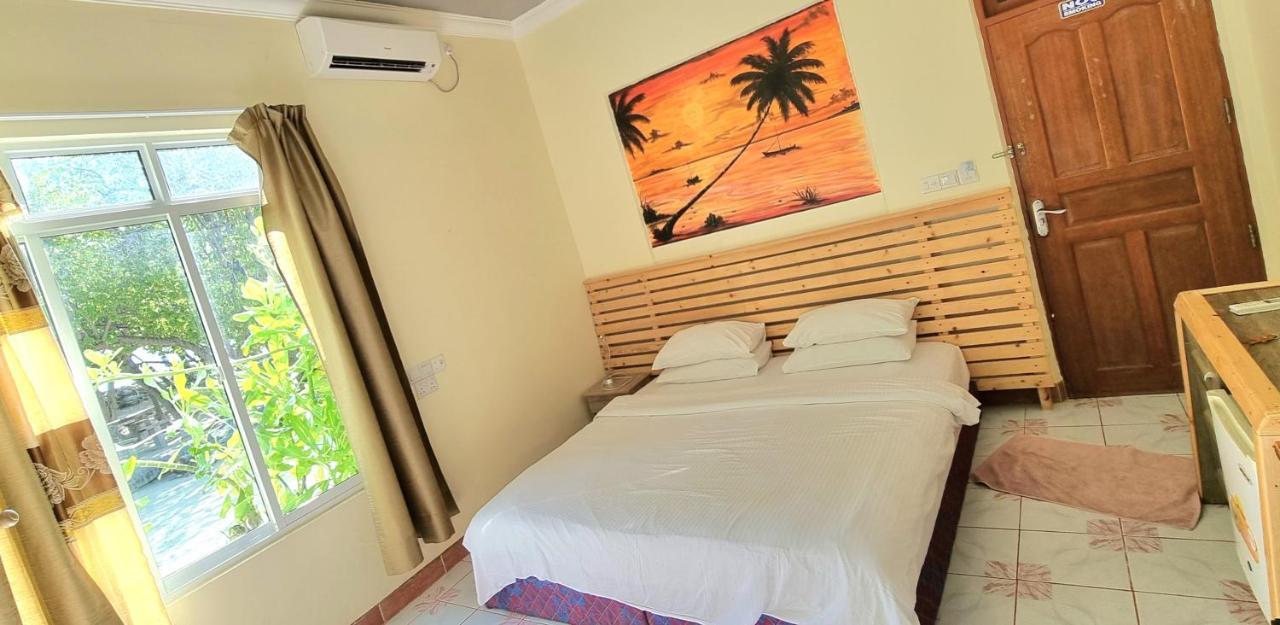 Gurus Maldives At Gulhi Island Hotel Екстериор снимка