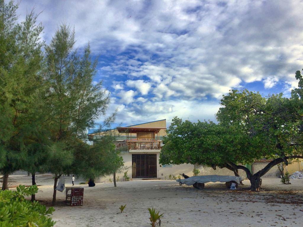 Gurus Maldives At Gulhi Island Hotel Екстериор снимка
